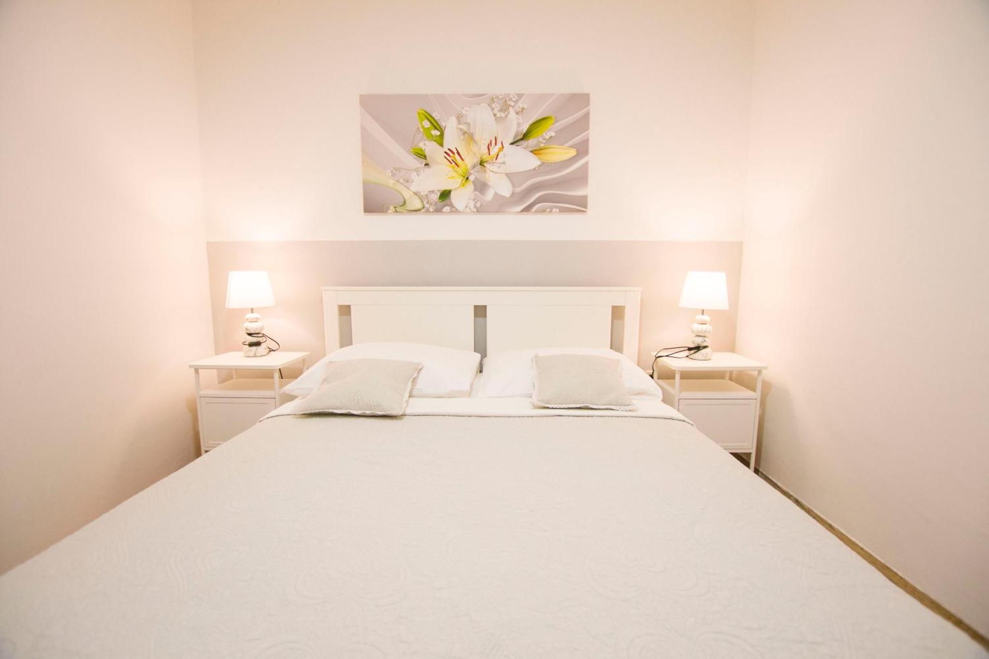 Apartments Josip Drage Bagian luar foto