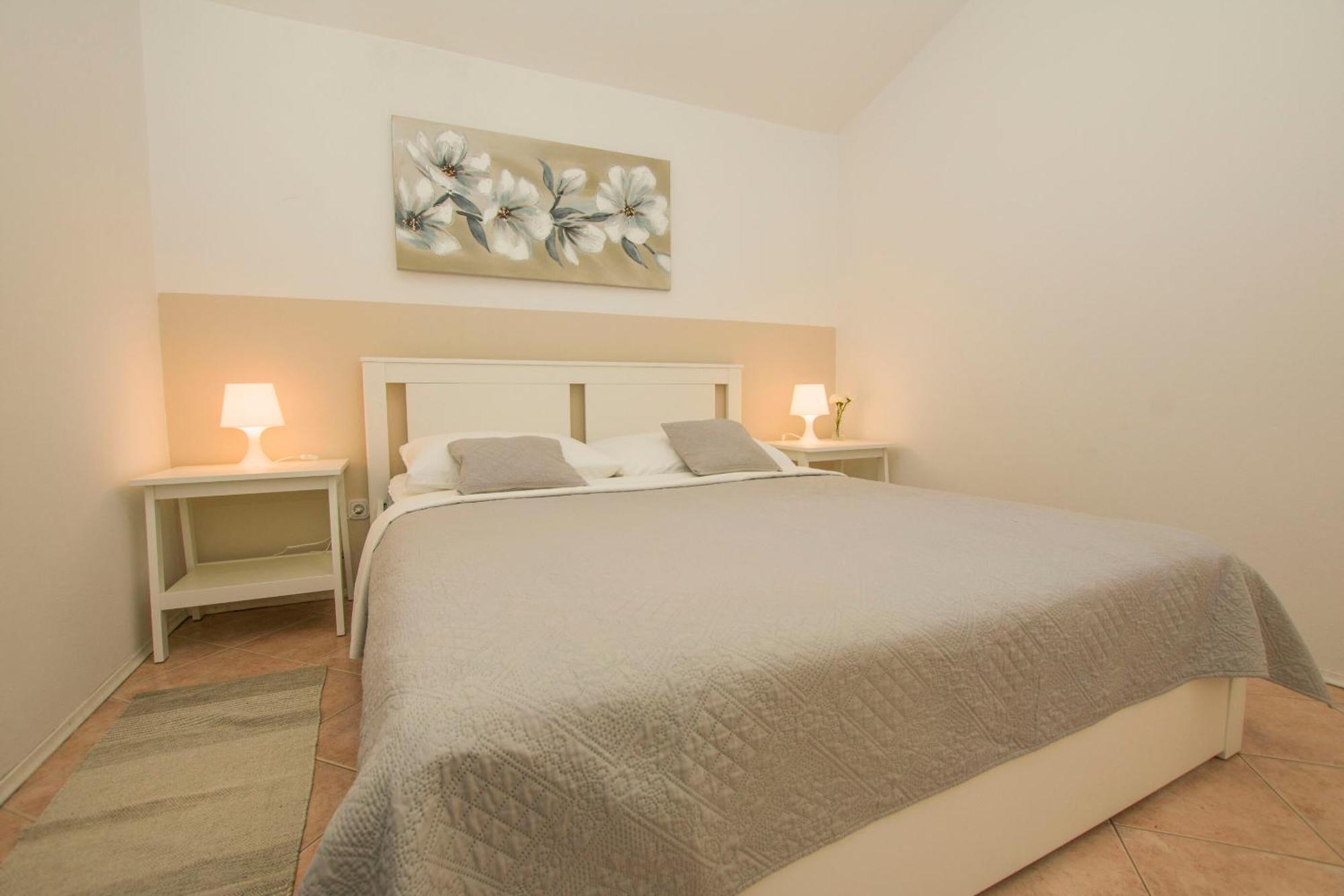 Apartments Josip Drage Bagian luar foto
