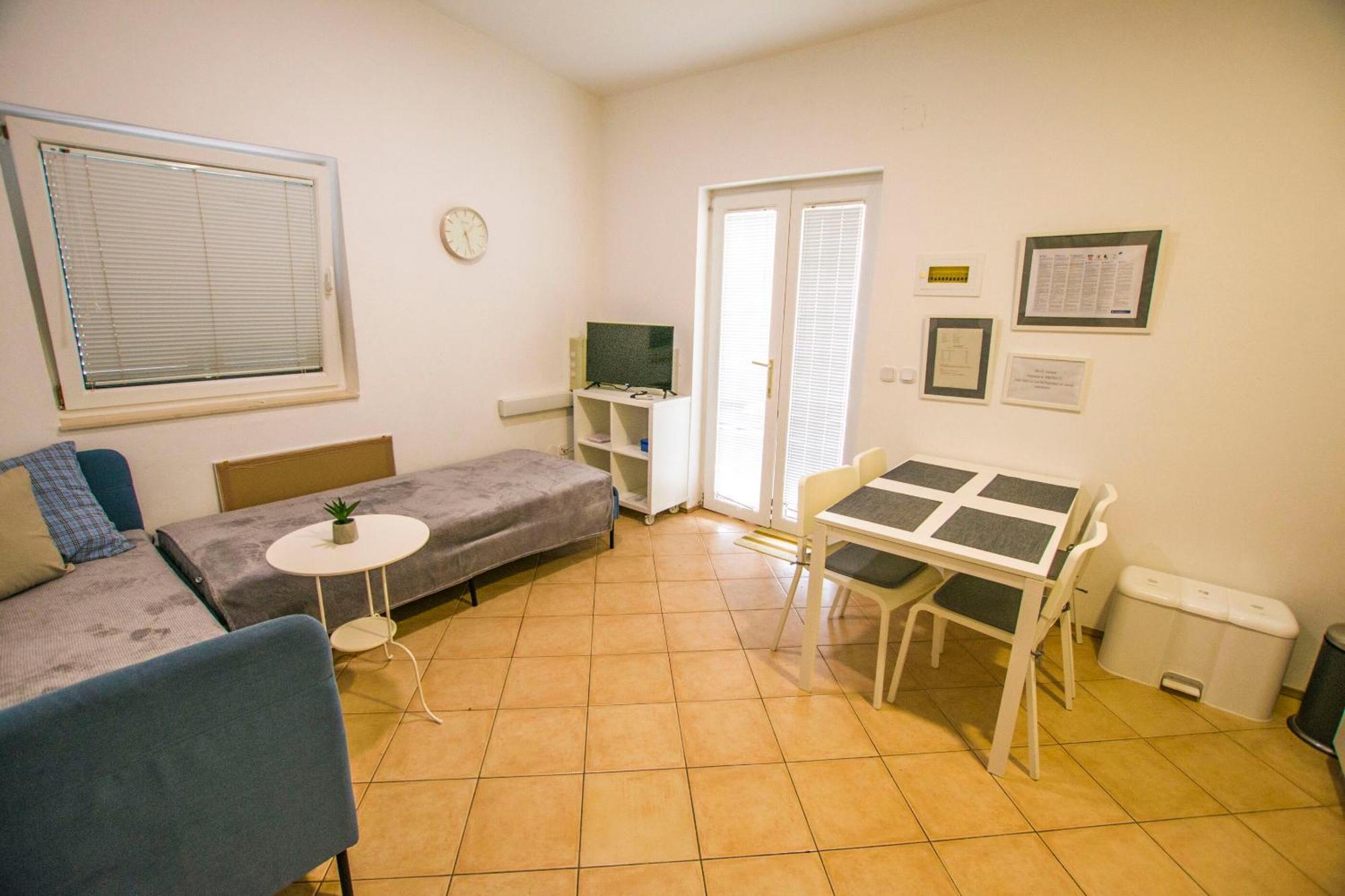 Apartments Josip Drage Bagian luar foto